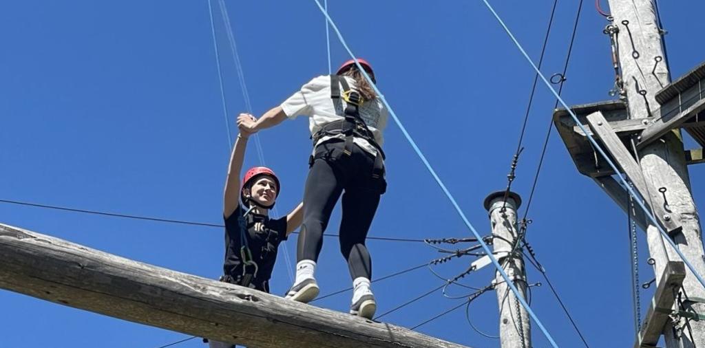 FSJ-Gruppe im Klettergarten