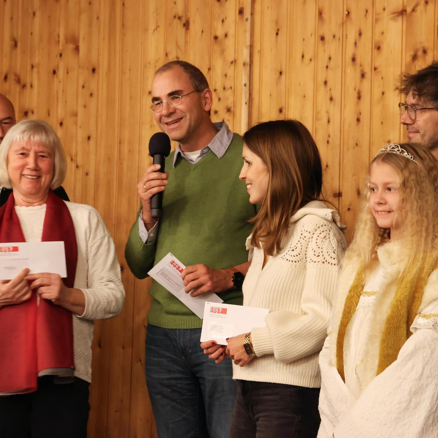 Björn Scharf stellt die Arbeit im 'IMMERHIN' vor.