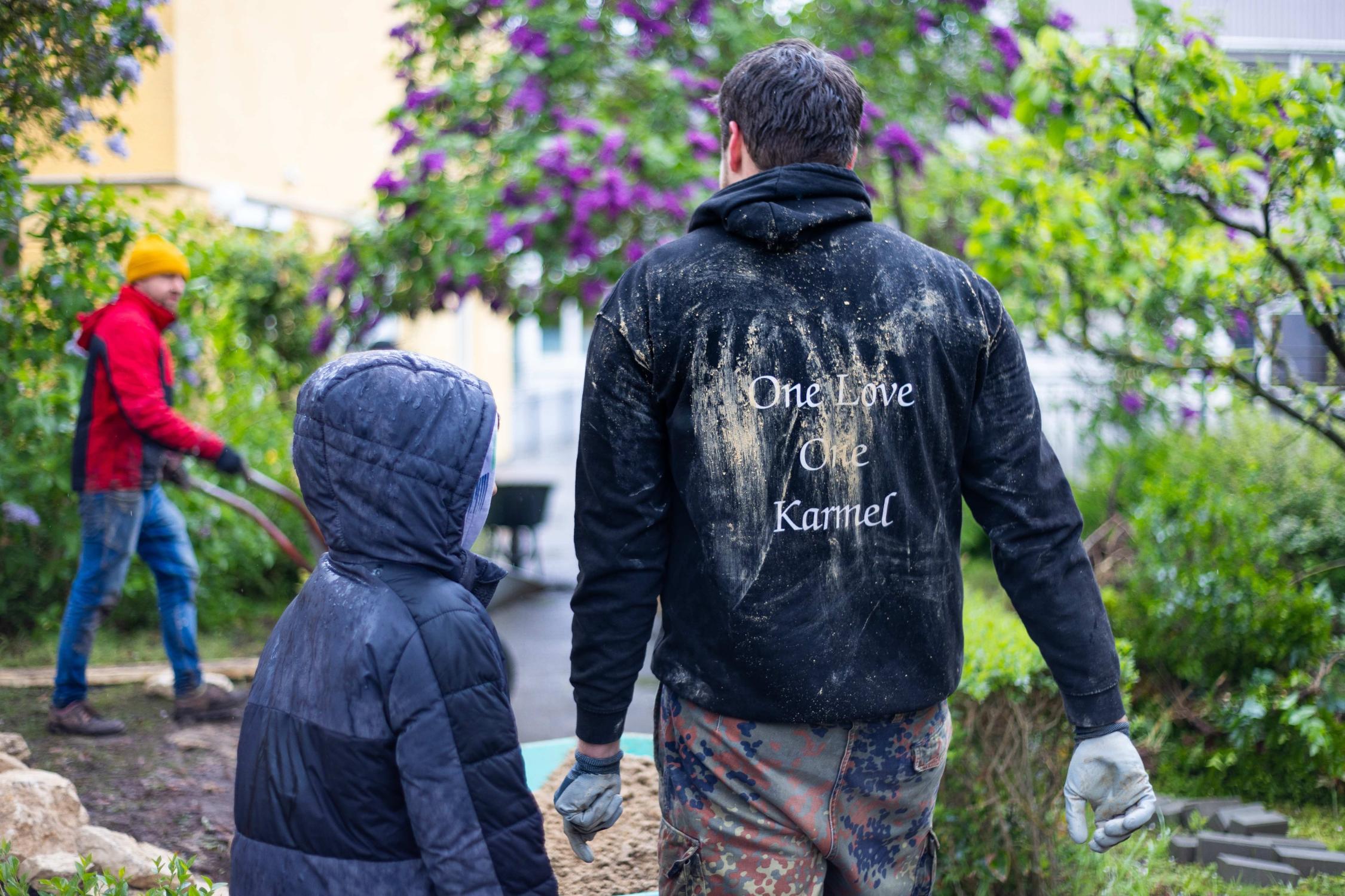 Jugendleiter*innen arbeiten tatkräftig mit (zum Beispiel bei der 72-Stunden-Aktion) und bekommen dafür eine Freistellung von der Arbeit.