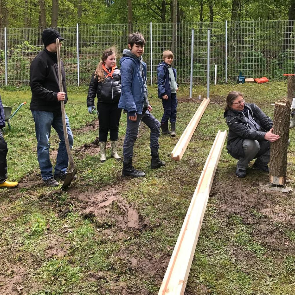Die DPSG Neustadt/Aisch baute bei der 72-Stunden-Aktion eine große Kugelbahn.