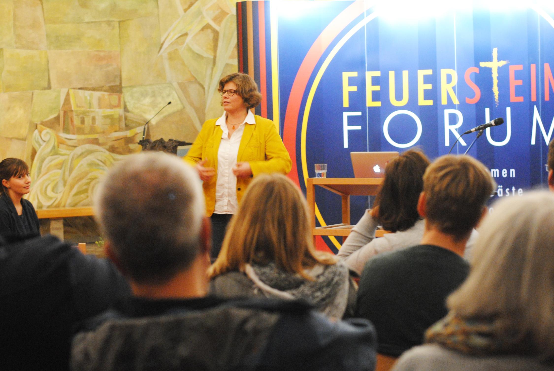 Angelika Gabriel beim Feuerstein-Forum