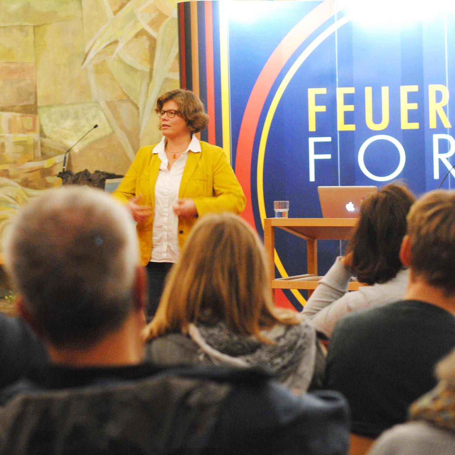 Angelika Gabriel beim Feuerstein-Forum
