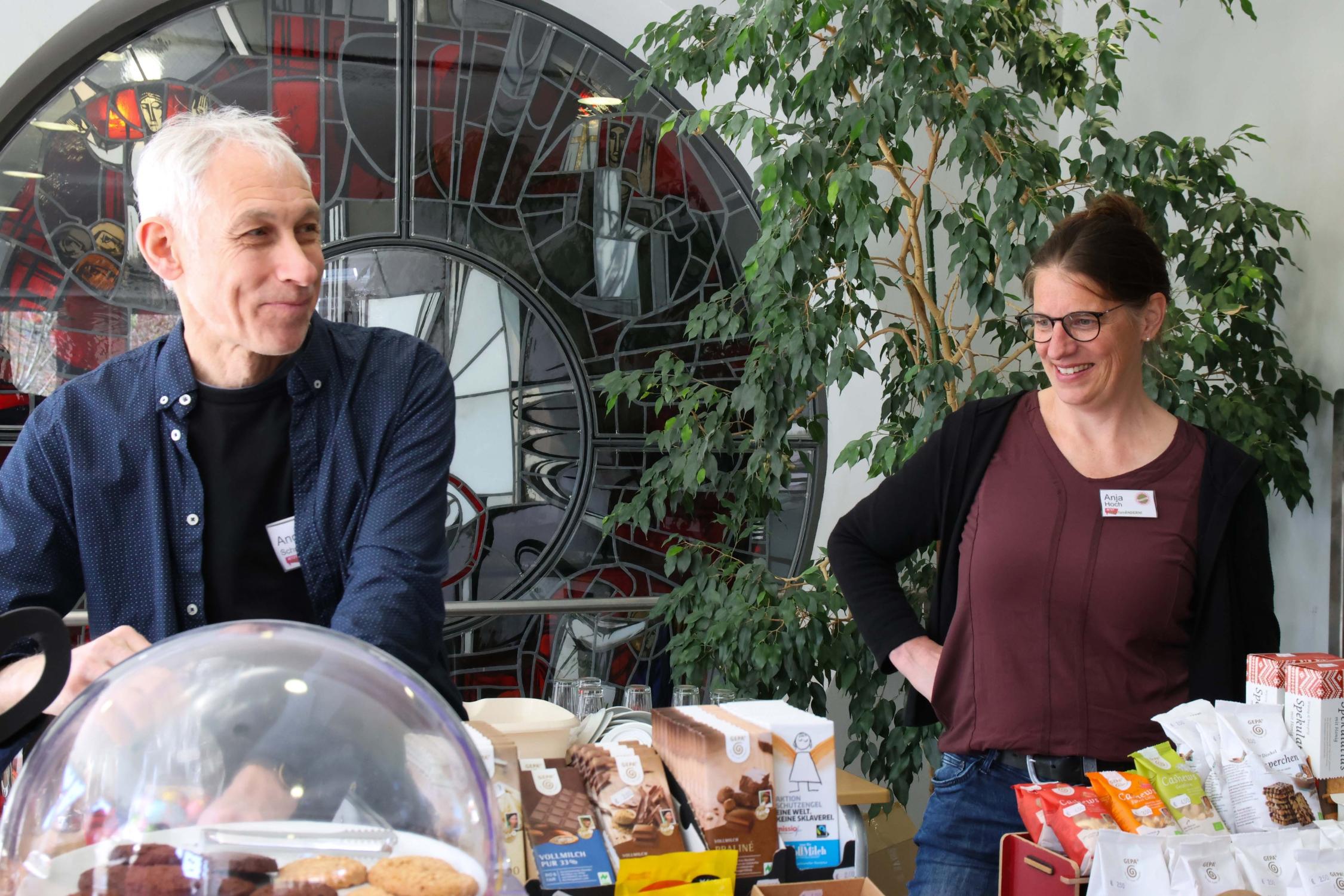 FairCafé mit Andreas Schneider und Anja Hoch.
