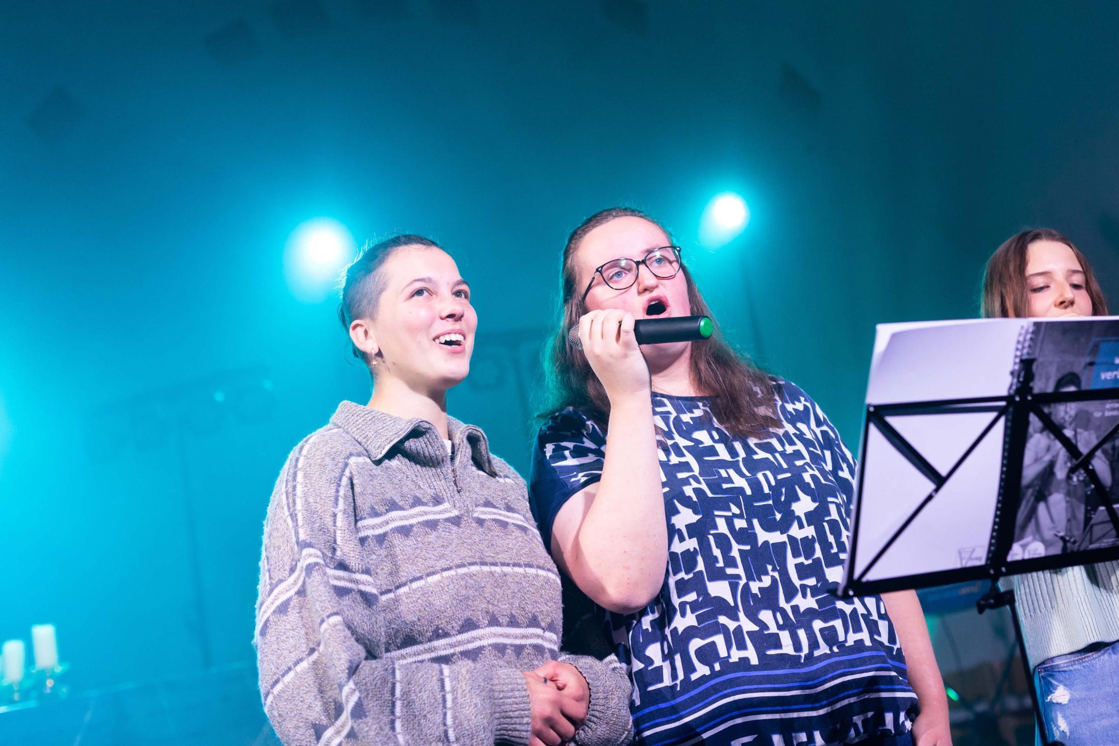 Felicitas Bönig (Mitte) kommt seit 2013 regelmäßig zum Festival religiöser Lieder.