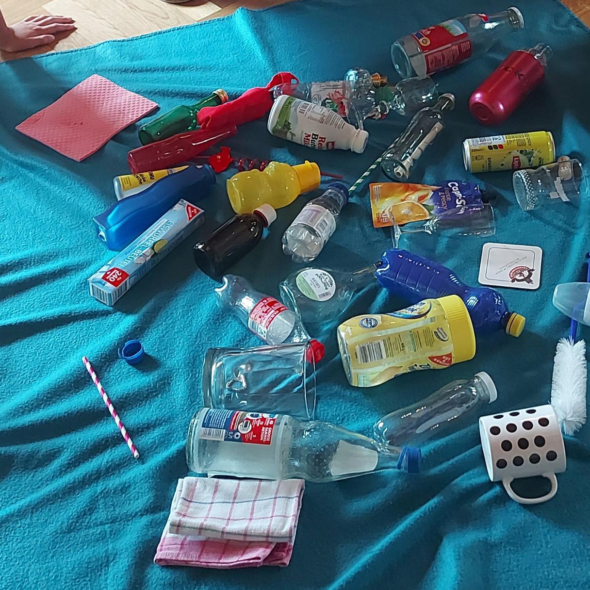 Gemeinsam gilt es, sich möglichst viele Schätze zu merken und später aufzuschreiben.