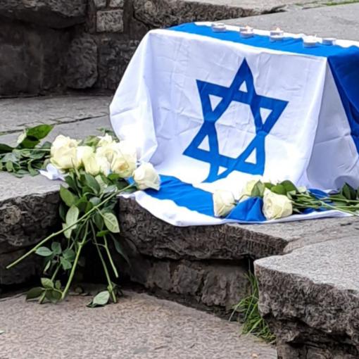 Mahnwache für Israel am Bamberger Gabelmann.