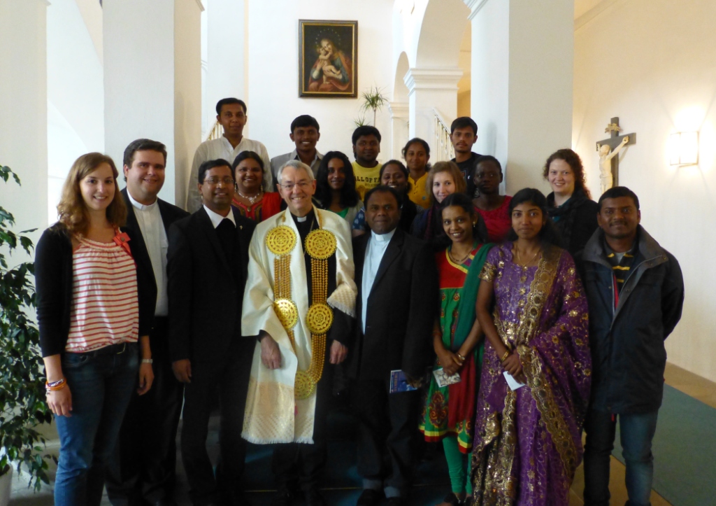 Erzbischof Ludwig Schick empfängt indische Jugendgruppe